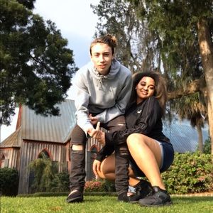 Meet your Posher, Avery